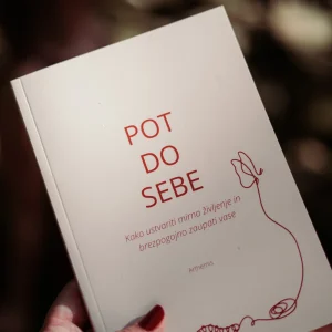 Knjiga Pot do sebe – vodnik za osebno rast, notranji mir in brezpogojno zaupanje vase.